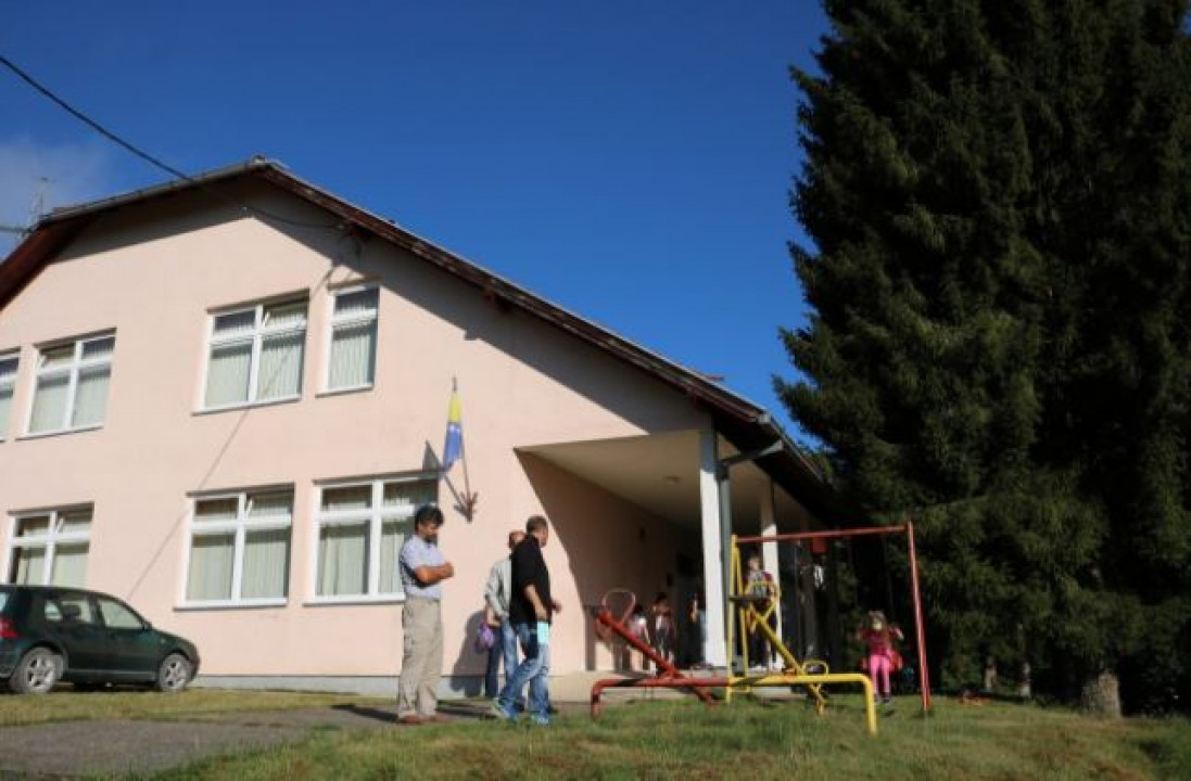 Liplje: Sastanak bez rješenja za djecu Bošnjaka